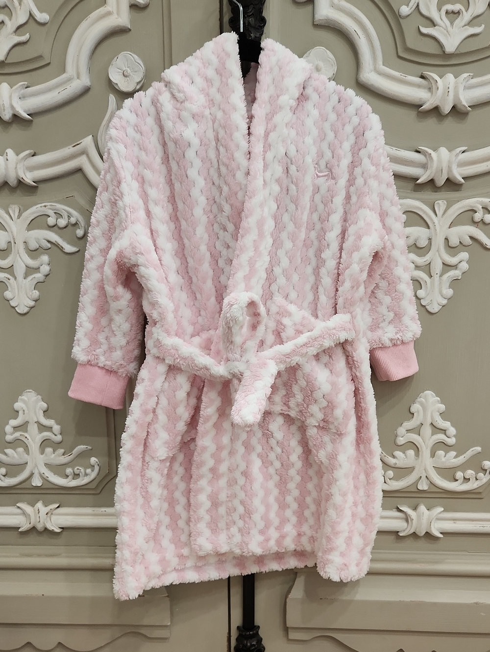 Peter Alexander Girls Pink & White Chevron Plush Hooded Robe Size 2